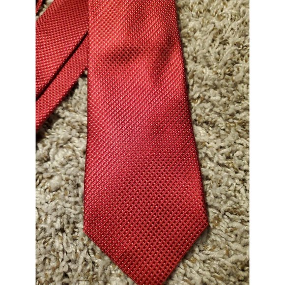 New Club Room designer red diamond print silk neck tie - Picture 7 of 7